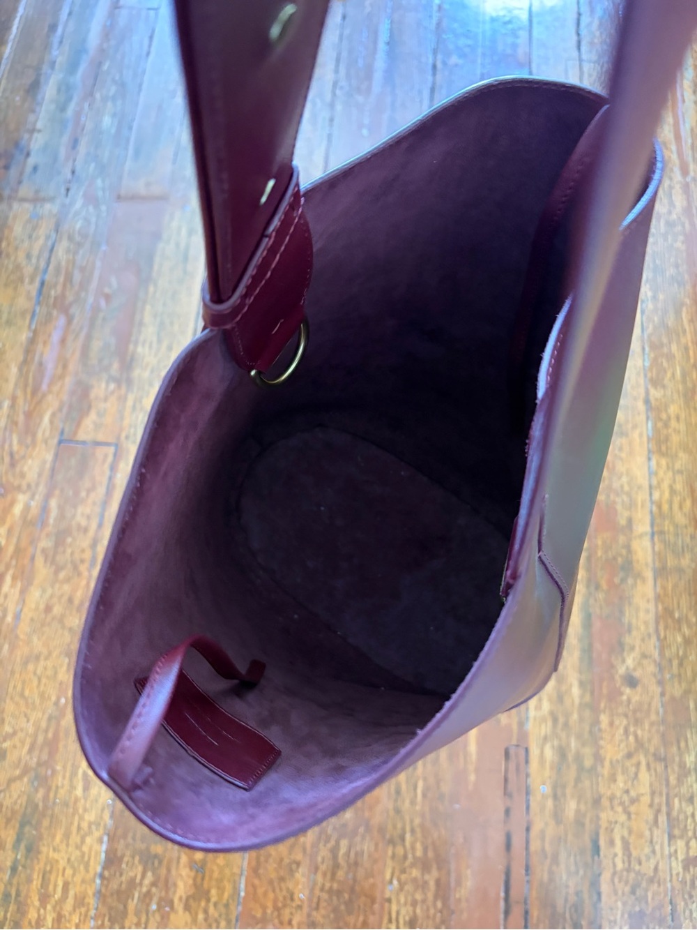 LIE STUDIO Norma Tote in Burgundy Leather - Picture 4 of 14